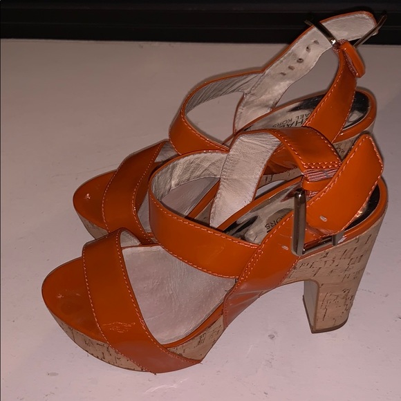 Cute and Sexy Patent Leather Heels 👠 - Picture 2 of 4